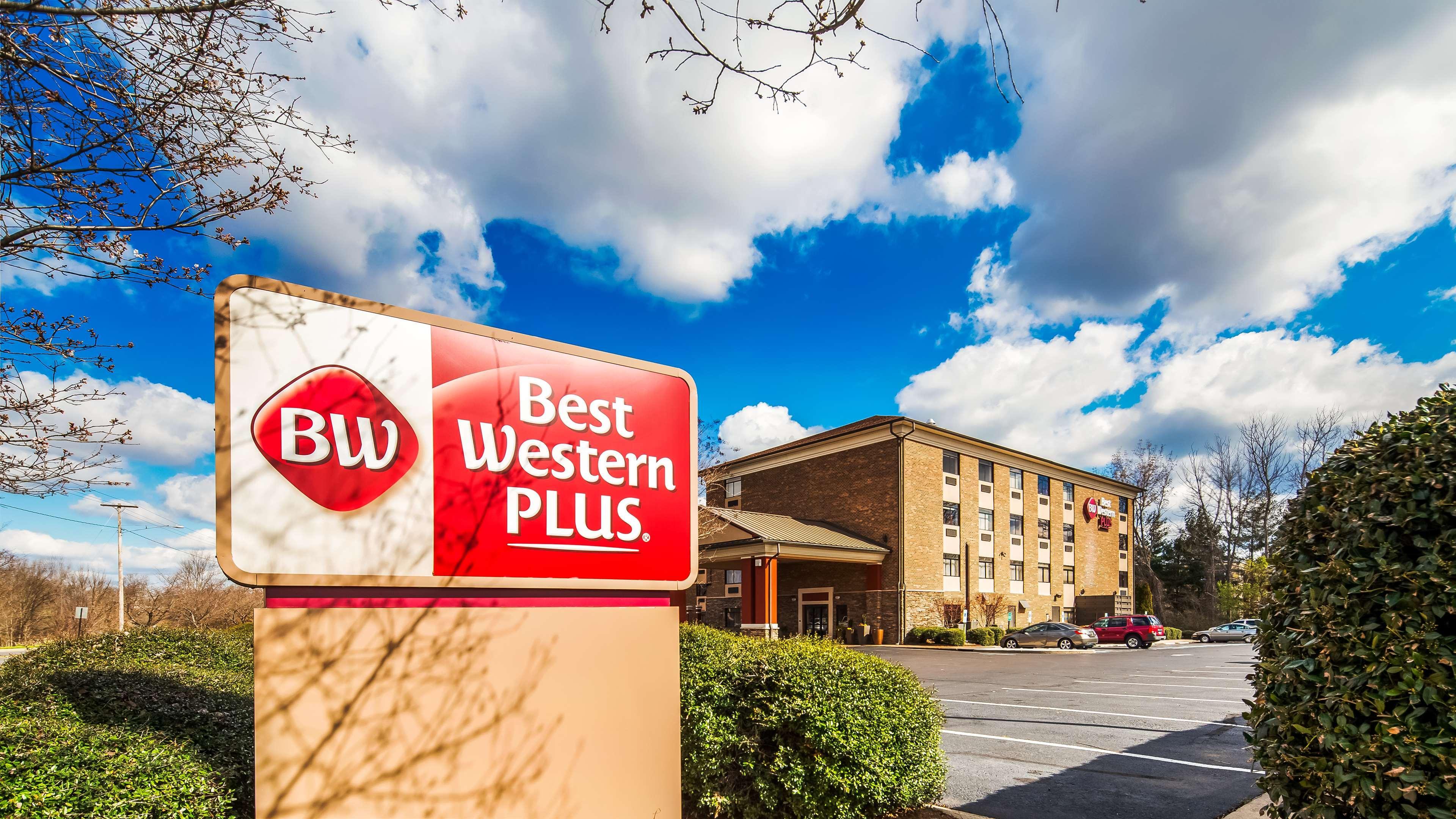 Best Western Plus Pioneer Park Inn Fairbanks Exterior photo